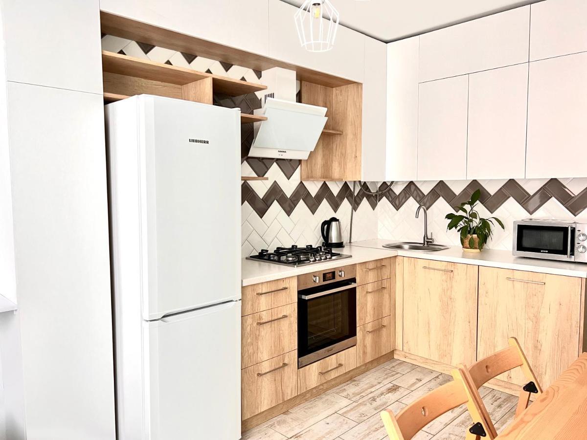 Osapart Cozy Apartment In A Complex Semycvit リヴィウ エクステリア 写真