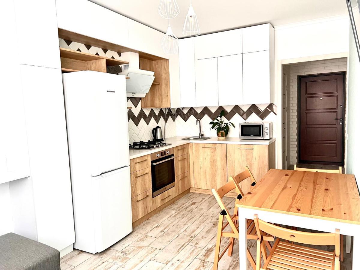 Osapart Cozy Apartment In A Complex Semycvit リヴィウ エクステリア 写真