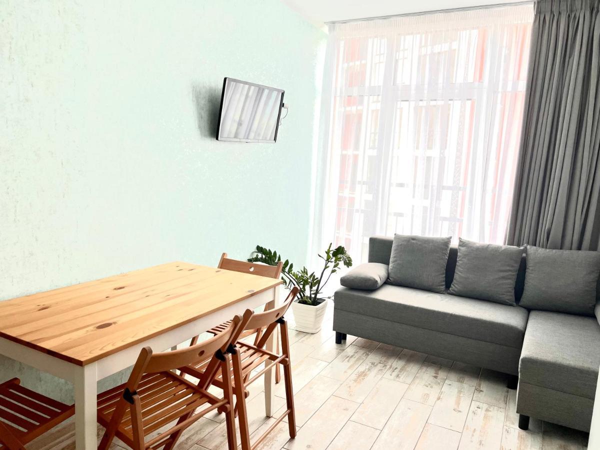 Osapart Cozy Apartment In A Complex Semycvit リヴィウ エクステリア 写真