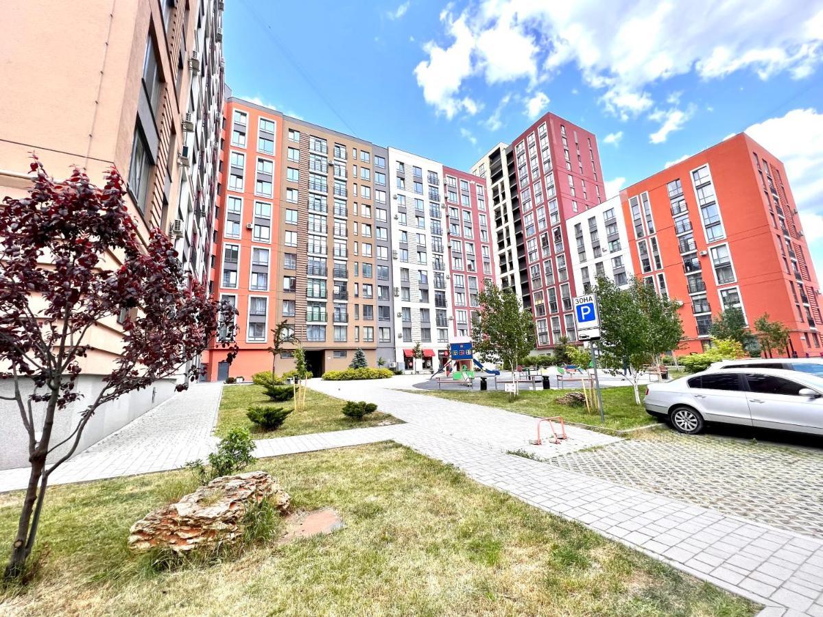 Osapart Cozy Apartment In A Complex Semycvit リヴィウ エクステリア 写真