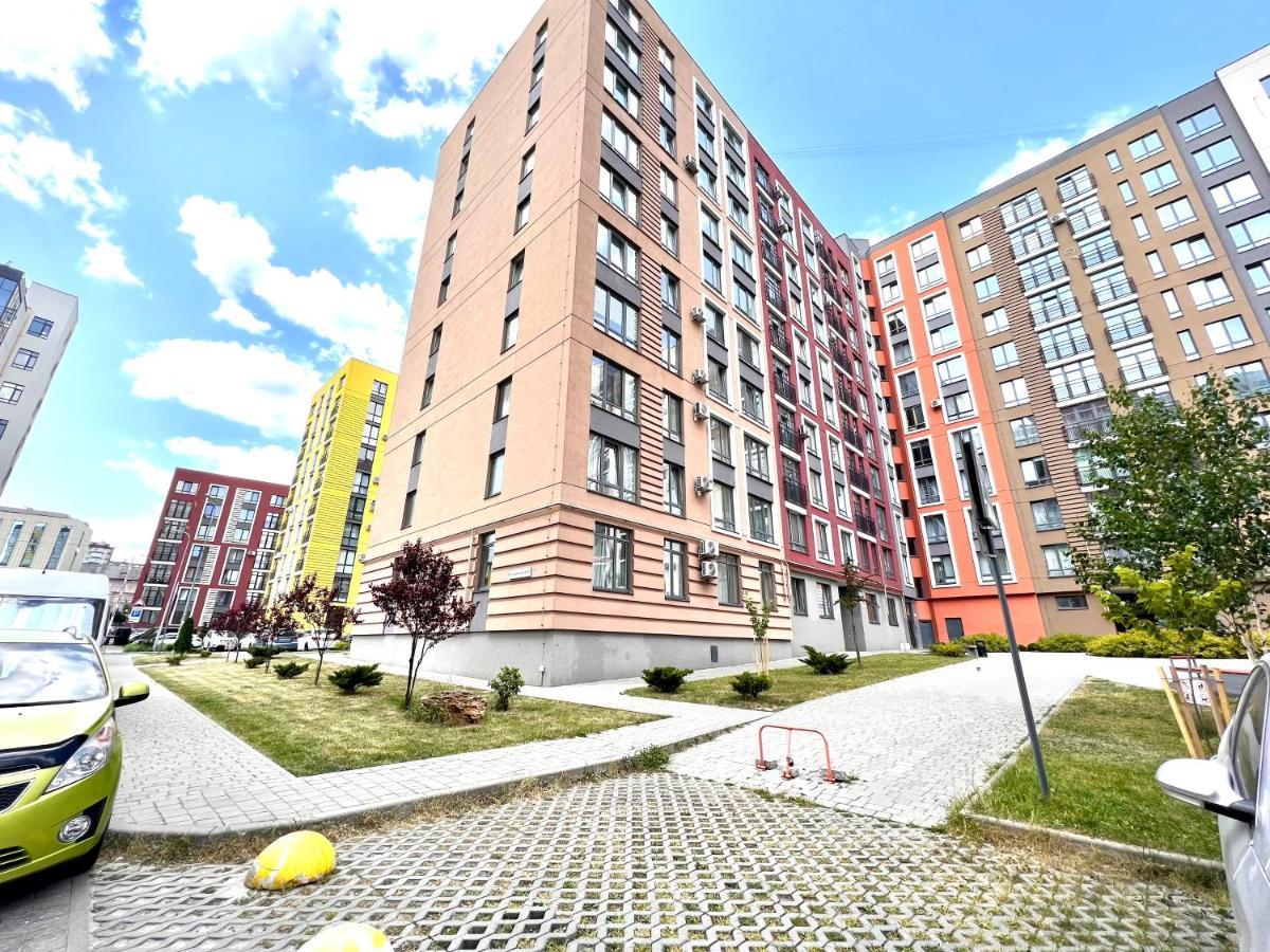 Osapart Cozy Apartment In A Complex Semycvit リヴィウ エクステリア 写真