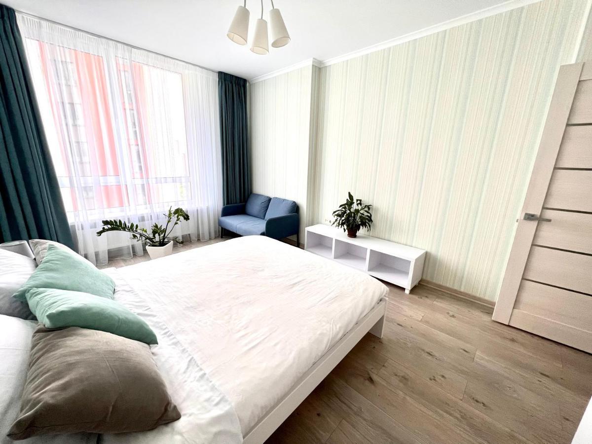 Osapart Cozy Apartment In A Complex Semycvit リヴィウ エクステリア 写真