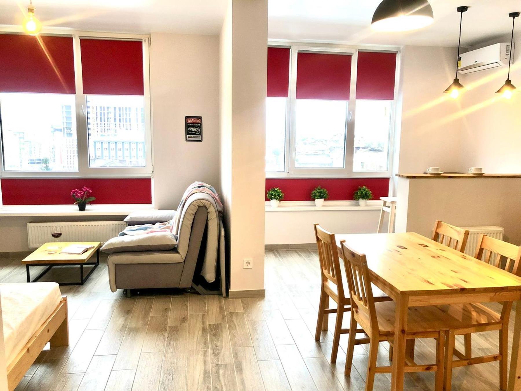 Osapart Cozy Apartment In A Complex Semycvit リヴィウ エクステリア 写真